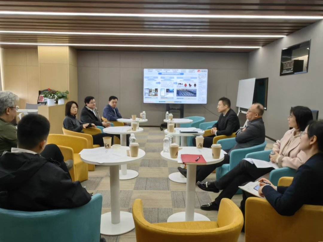 貫徹“XR產(chǎn)業(yè)創(chuàng)新中心”建設(shè)戰(zhàn)略布局，西投控股赴西部電影集團(tuán)有限公司座談交流