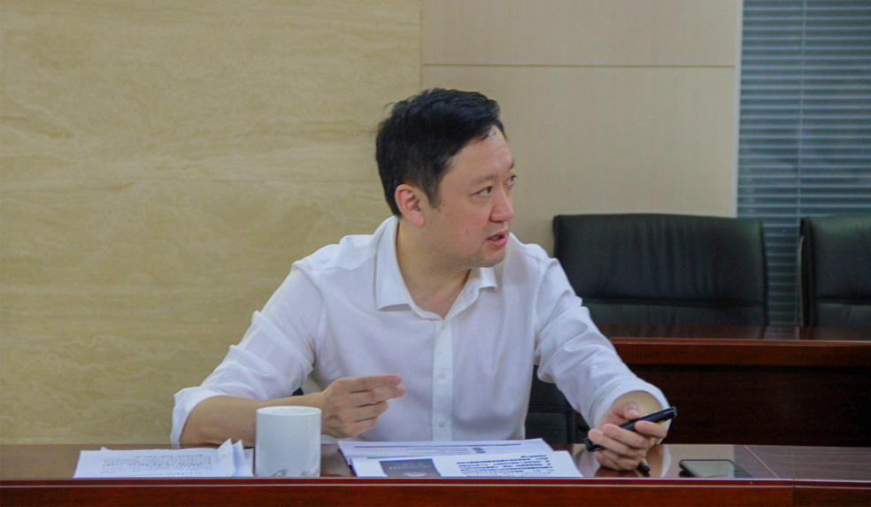 杜巖岫同志參加支部活動(dòng)，為黨員講授黨課