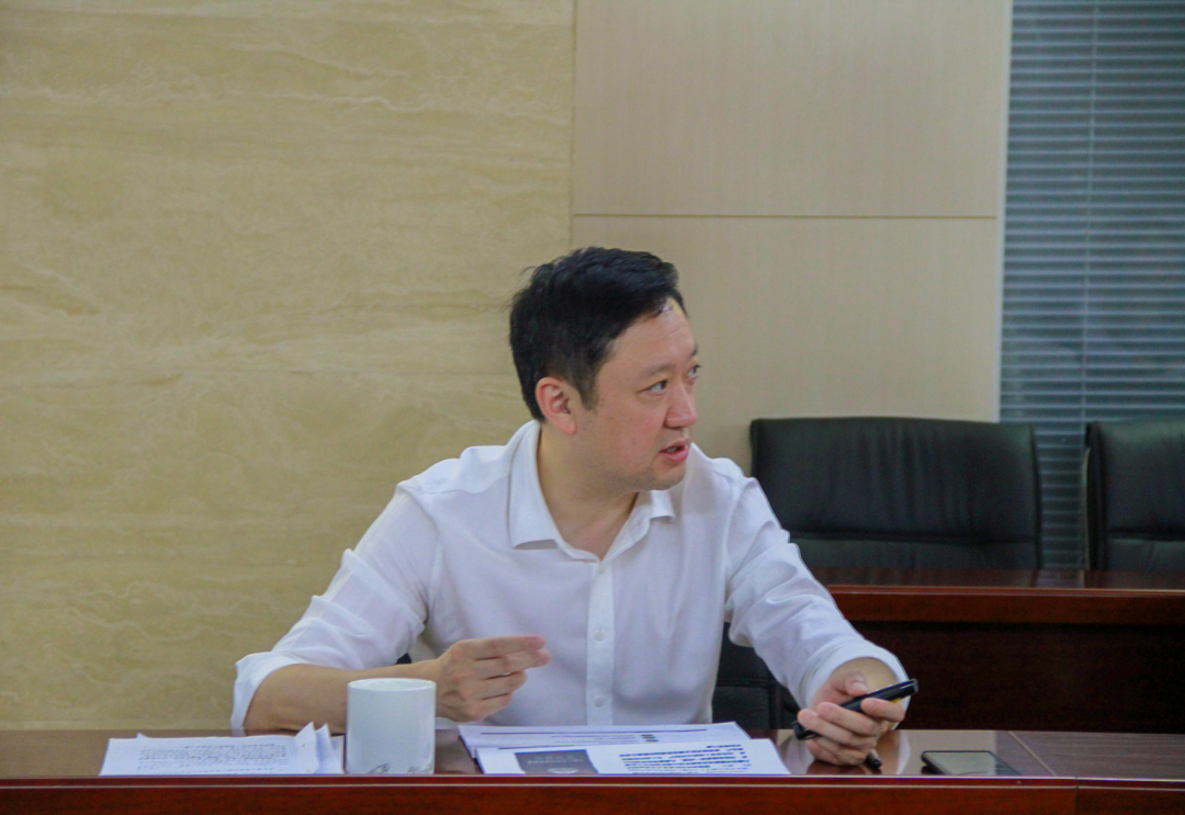 杜巖岫同志參加支部活動(dòng)，為黨員講授黨課